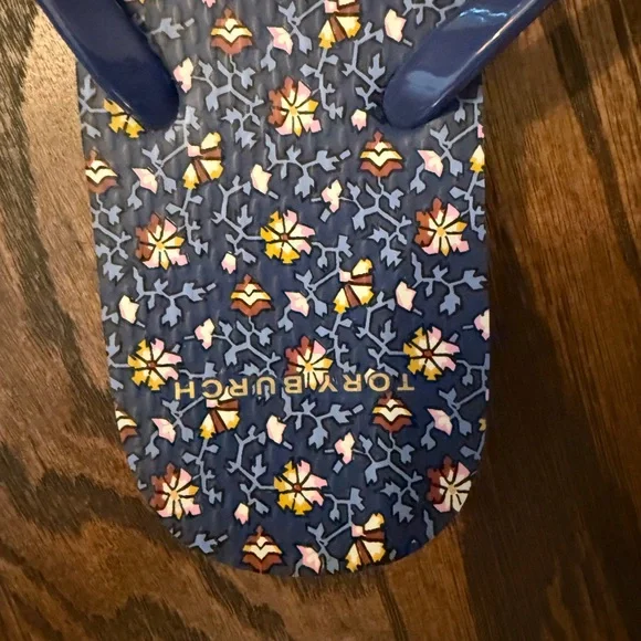Tory Burch blue floral flip flops - Picture 3 of 4